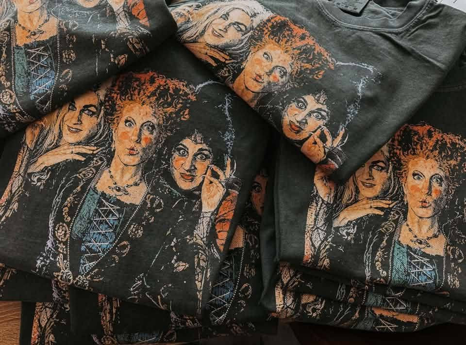 SISTERS TEE